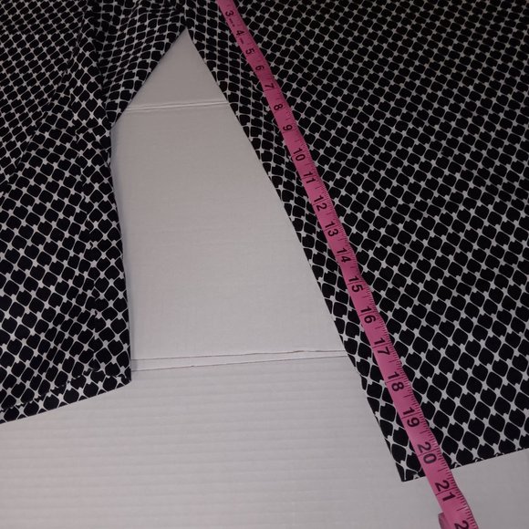 WORTHINGTON WOMAN MODERN FIT COTTON BLEND CAPRI PANTS - Picture 8 of 15